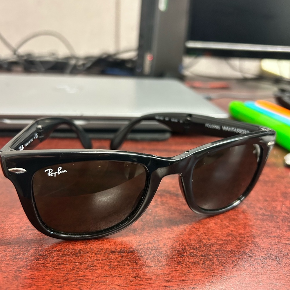 Ray-Ban Folding Black Wayfarer Sunglasses